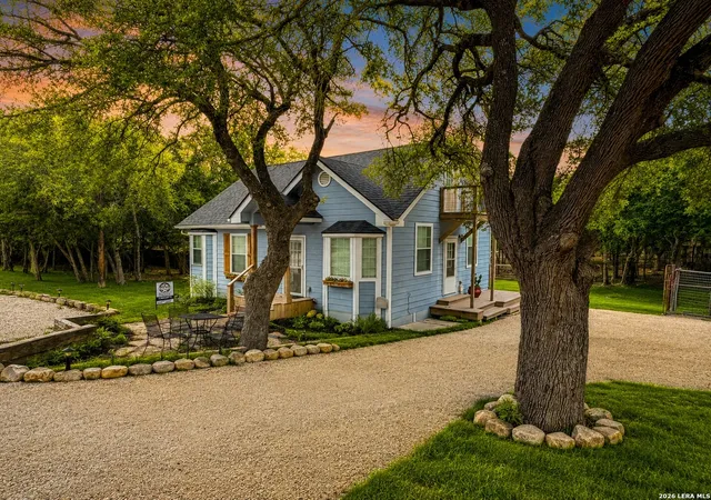 Photo 1 of Single family home for sale at 205 Woodridge, Canyon Lake, TX 78133 | MLS# 1941007 | Listing updated on 2026-06-02