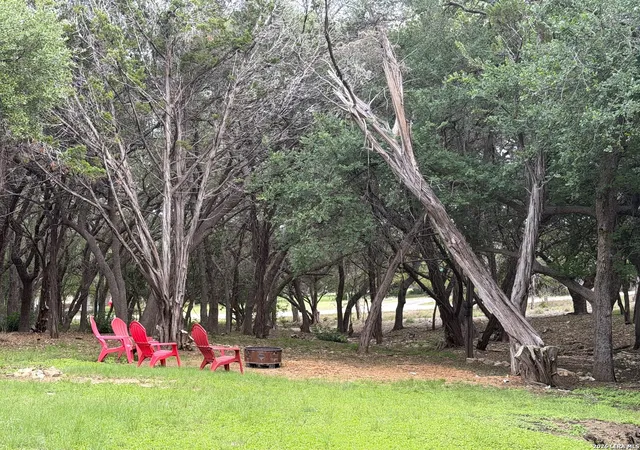 Photo 4 of Single family home for sale at 205 Woodridge, Canyon Lake, TX 78133 | MLS# 1941007 | Listing updated on 2026-06-02
