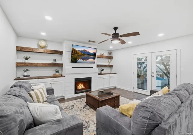Photo 4 of Single family home for sale at 10219 Arbor Bluff, San Antonio, TX 78240 | MLS# 1941065 | Listing updated on 2026-03-03