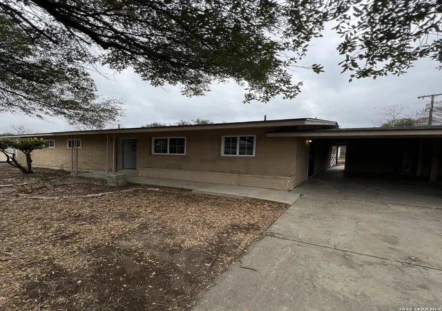 Photo 3 of Single family home for sale at 431 E Glenview, San Antonio, TX 78201 | MLS# 1941074 | Listing updated on 2026-05-06