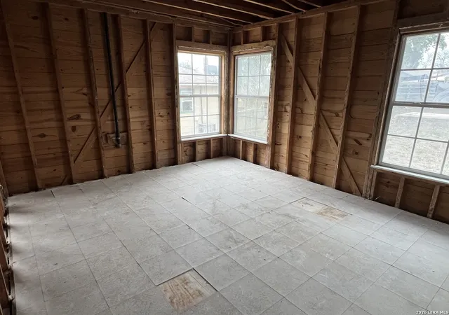 Photo 4 of Single family home for sale at 431 E Glenview, San Antonio, TX 78201 | MLS# 1941074 | Listing updated on 2026-05-06