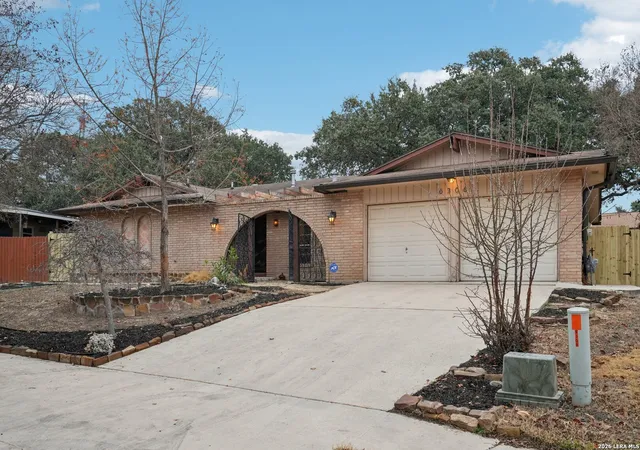 Photo 3 of Single family home for sale at 6306 Sunview, San Antonio, TX 78238 | MLS# 1941134 | Listing updated on 2026-02-20