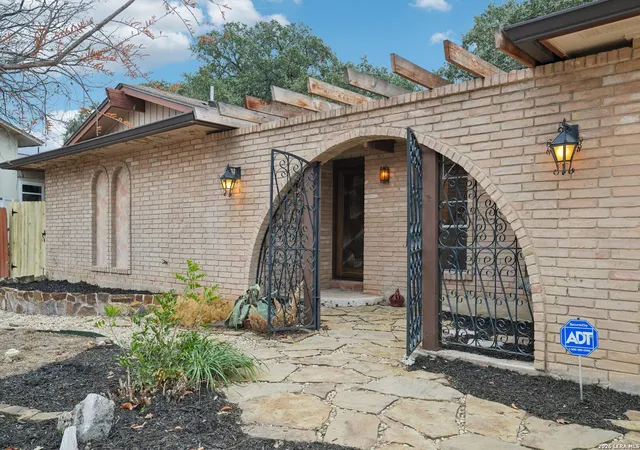 Photo 3 of Single family home for sale at 6306 Sunview, San Antonio, TX 78238 | MLS# 1941134 | Listing updated on 2026-02-20