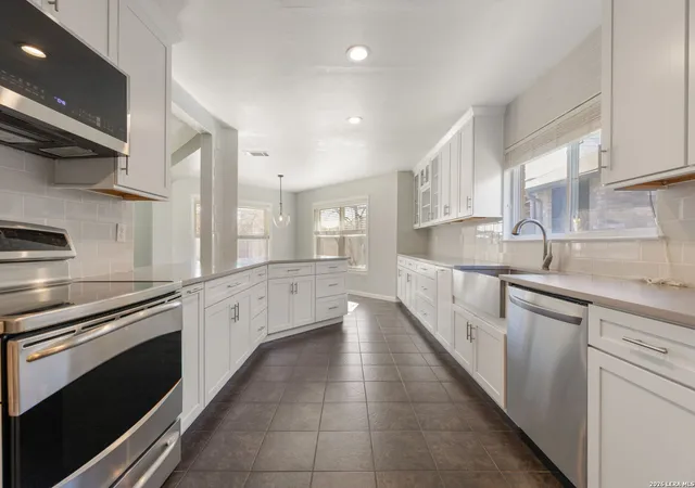 Photo 3 of Sale Pending at 14035 Cougar Rock, San Antonio, TX 78230 | MLS# 1941153 | Listing updated on 2026-03-05