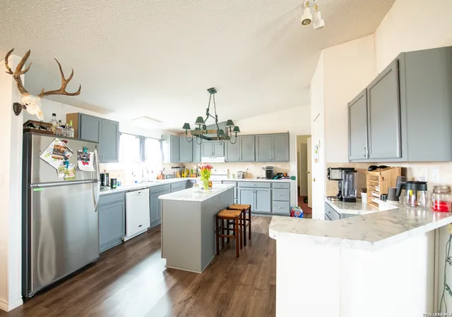 Photo 3 of House for sale at 905 County Road 341, Jourdanton, TX 78026 | MLS# 1941169 | Listing updated on 2026-04-22