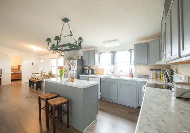 Photo 4 of House for sale at 905 County Road 341, Jourdanton, TX 78026 | MLS# 1941169 | Listing updated on 2026-04-22