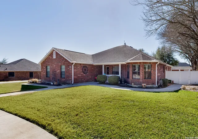 Photo 3 of Sale Pending at 1707 Park View, Pleasanton, TX 78064 | MLS# 1941172 | Listing updated on 2026-04-30
