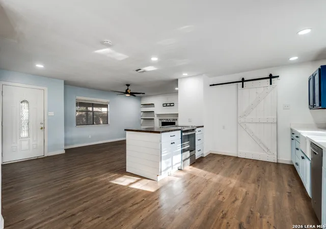 Photo 4 of Sale Pending at 23104 S Breeze St, San Antonio, TX 78258 | MLS# 1941177 | Listing updated on 2026-03-07