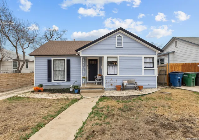 1st image of 2006 W Woodlawn Ave, San Antonio, TX 78201 | MLS# 1941204