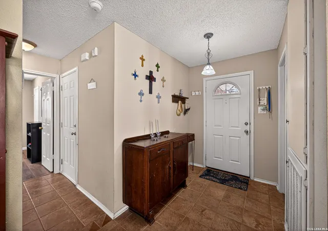 Photo 3 of Sale Pending at 10118 Sandbrook Hl, San Antonio, TX 78254 | MLS# 1941257 | Listing updated on 2026-08-07