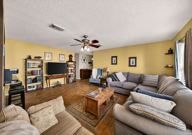 Photo 3 of Sale Pending at 10118 Sandbrook Hl, San Antonio, TX 78254 | MLS# 1941257 | Listing updated on 2026-08-07