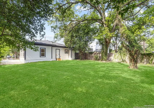 27th image of 705 E Woodlawn, San Antonio, TX 78212 | MLS# 1941259