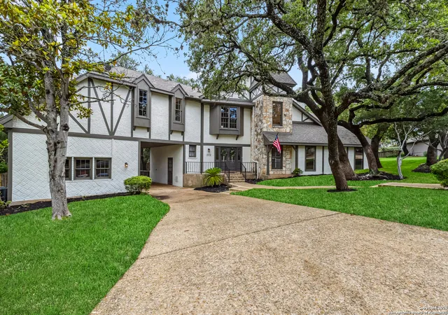 Photo 2 of Sale Pending at 302 Bluffcove, San Antonio, TX 78216 | MLS# 1941261 | Listing updated on 2026-03-16