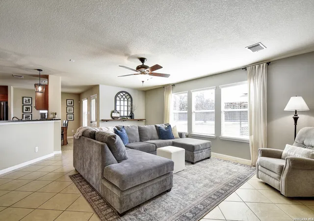Photo 4 of Sale Pending at 5602 Southern Oaks, San Antonio, TX 78261 | MLS# 1941311 | Listing updated on 2026-04-06