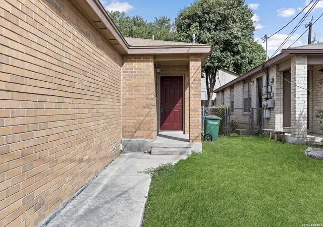 Photo 3 of Sale Pending at 12231 - 12233 Maverick Blf, San Antonio, TX 78247 | MLS# 1941356 | Listing updated on 2026-04-11