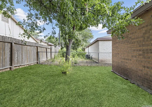 Photo 4 of Sale Pending at 12231 - 12233 Maverick Blf, San Antonio, TX 78247 | MLS# 1941356 | Listing updated on 2026-04-11
