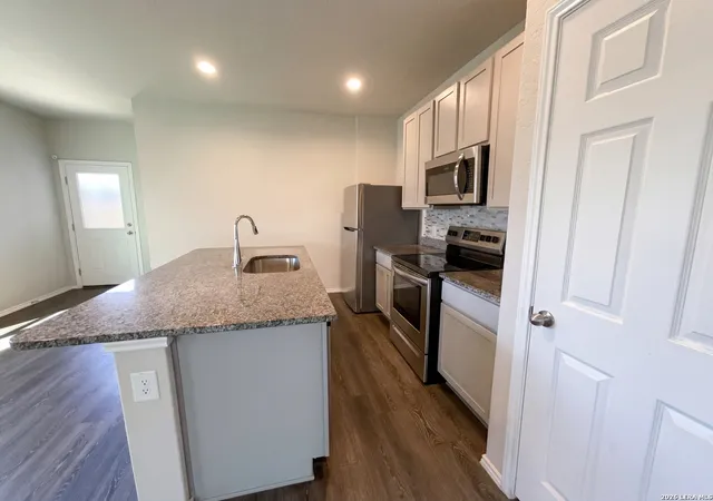 Photo 2 of Sale Pending at 431 Pleasanton, San Antonio, TX 78221 | MLS# 1941363 | Listing updated on 2026-08-31
