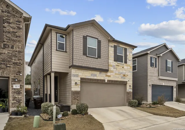 Listing Photo 2 - Condo for sale in building located at 14839 Vance Jackson #312, San Antonio, TX 78249 - Unit #312