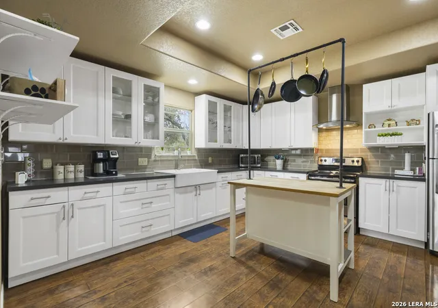 3rd image of 426 Pr 1512, Bandera, TX 78003 | MLS# 1941419