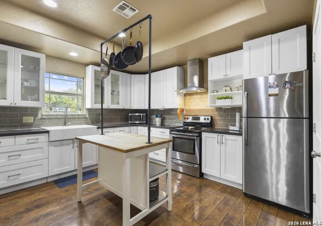 4th image of 426 Pr 1512, Bandera, TX 78003 | MLS# 1941419