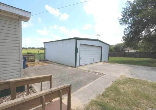 4th image of 133 Oak View, La Vernia, TX 78121 | MLS# 1941451