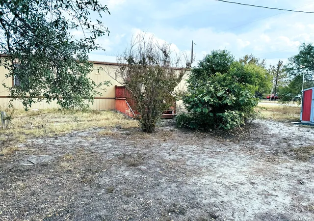 3rd image of 385 County Road 5719, Devine, TX 78016 | MLS# 1941510