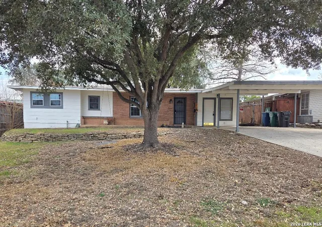 Photo 1 of Sale Pending at 310 Williamsburg, San Antonio, TX 78201 | MLS# 1941512 | Listing updated on 2026-04-01