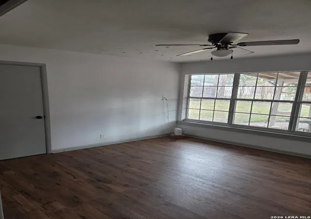 Photo 14 of Sale Pending at 310 Williamsburg, San Antonio, TX 78201 | MLS# 1941512 | Listing updated on 2026-04-01