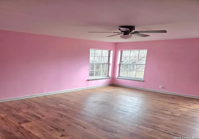 Photo 4 of Sale Pending at 310 Williamsburg, San Antonio, TX 78201 | MLS# 1941512 | Listing updated on 2026-04-01