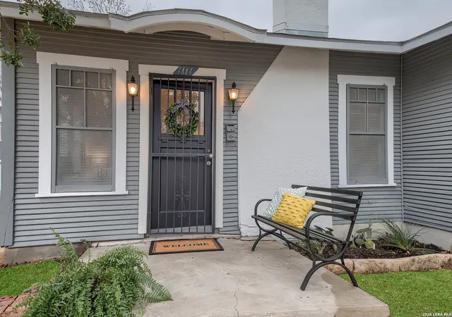 Photo 2 of Sale Pending at 1111 Waverly, San Antonio, TX 78201 | MLS# 1941522 | Listing updated on 2026-03-19