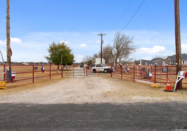 2nd image of 1140 County Road 6710, Natalia, TX 78059 | MLS# 1941529