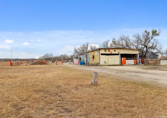 4th image of 1140 County Road 6710, Natalia, TX 78059 | MLS# 1941529