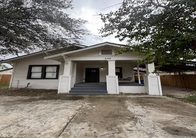 Photo 3 of Sale Pending at 204 Gorman, San Antonio, TX 78202 | MLS# 1941573 | Listing updated on 2026-02-22