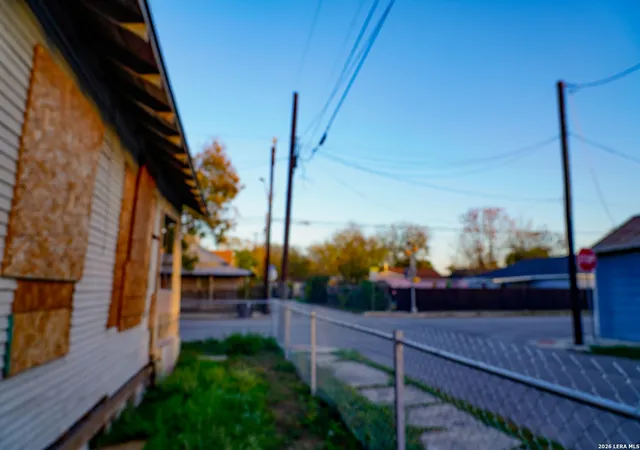 Photo 4 of Single family home for sale at 715 S Trinity St, San Antonio, TX 78207 | MLS# 1941577 | Listing updated on 2026-09-08