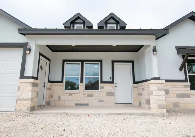 Photo 4 of Single family home for sale at 2962 Contour, Spring Branch, TX 78070 | MLS# 1941584 | Listing updated on 2026-10-08