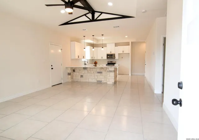 Photo 2 of Single family home for sale at 2962 Contour, Spring Branch, TX 78070 | MLS# 1941584 | Listing updated on 2026-10-08