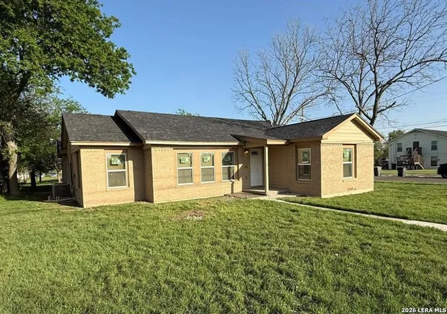 1st image of 1300 2nd, Killeen, TX 76541 | MLS# 1941586