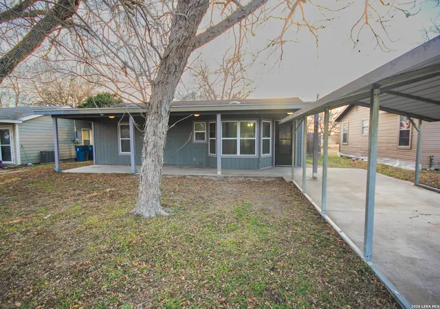1st image of 507 Ave B, Beeville, TX 78102 | MLS# 1941591