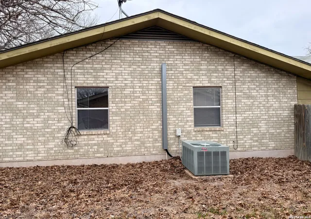 4th image of 607 N Bowie, Fredericksburg, TX 78624 | MLS# 1941607