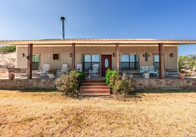 37th image of 1079 County Road 357, Utopia, TX 78884 | MLS# 1941610