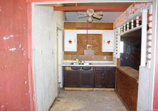 Photo 4 of Sale Pending at 1211 Rivas, San Antonio, TX 78207 | MLS# 1941622 | Listing updated on 2026-08-03
