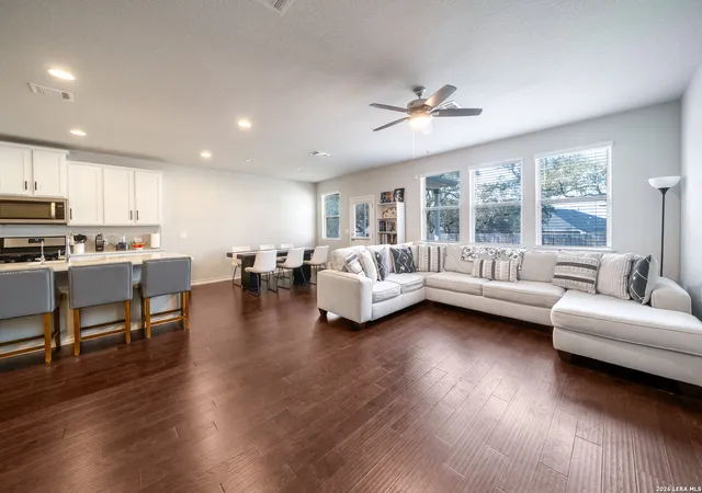 Photo 3 of Single family home for sale at 5731 Pin, San Antonio, TX 78266 | MLS# 1941645 | Listing updated on 2026-04-10