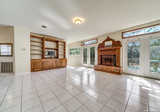 Photo 3 of Single family home for sale at 206 Mesquite Trl, Boerne, TX 78006 | MLS# 1941660 | Listing updated on 2026-09-17