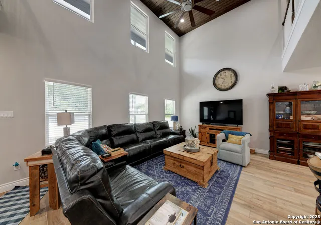 Photo 3 of Single family home for sale at 624 Highland, Canyon Lake, TX 78133 | MLS# 1941665 | Listing updated on 2026-03-03