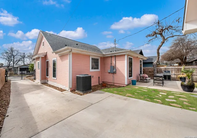22nd image of 347 E Craig, San Antonio, TX 78212 | MLS# 1941732