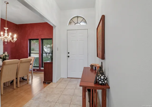 Photo 4 of Sale Pending at 1318 Summit Crk, San Antonio, TX 78258 | MLS# 1941733 | Listing updated on 2026-03-30
