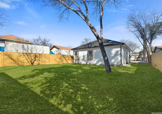 3rd image of 2218 W W Wildwood Dr, San Antonio, TX 78201 | MLS# 1941766