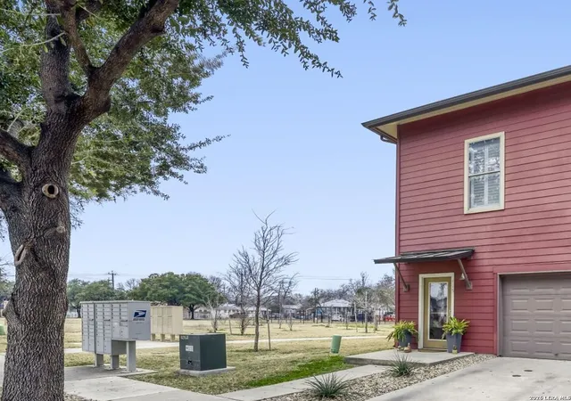 3rd image of 415 Santa Clara #1, San Antonio, TX 78210 | MLS# 1941871