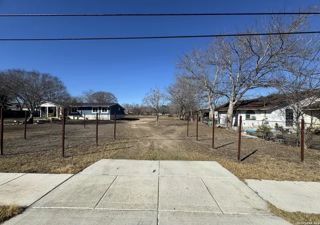 Photo 2 of Land for sale at 831 W Villaret, San Antonio, TX 78224 | MLS# 1941895 | Listing updated on 2026-07-24