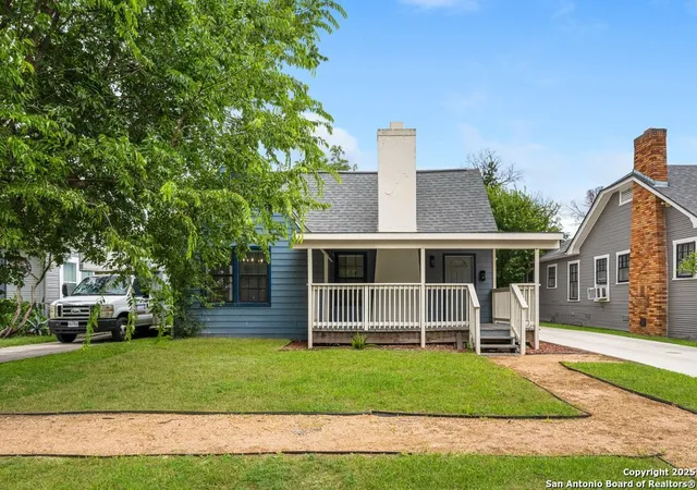 Photo 2 of Sale Pending at 1407 W Mistletoe, San Antonio, TX 78201 | MLS# 1941940 | Listing updated on 2026-04-12